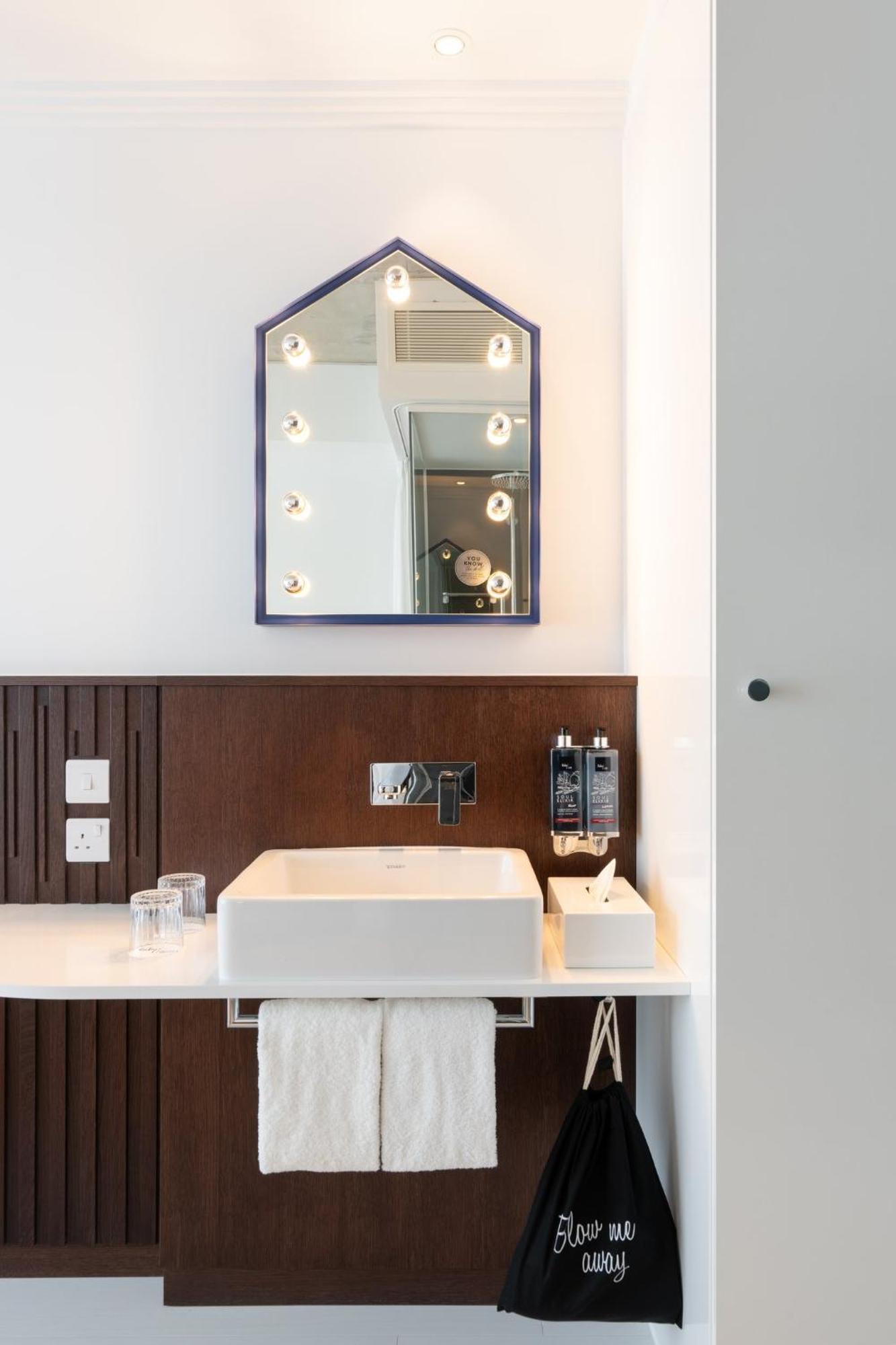 Ruby Zoe Hotel Лондон Екстер'єр фото