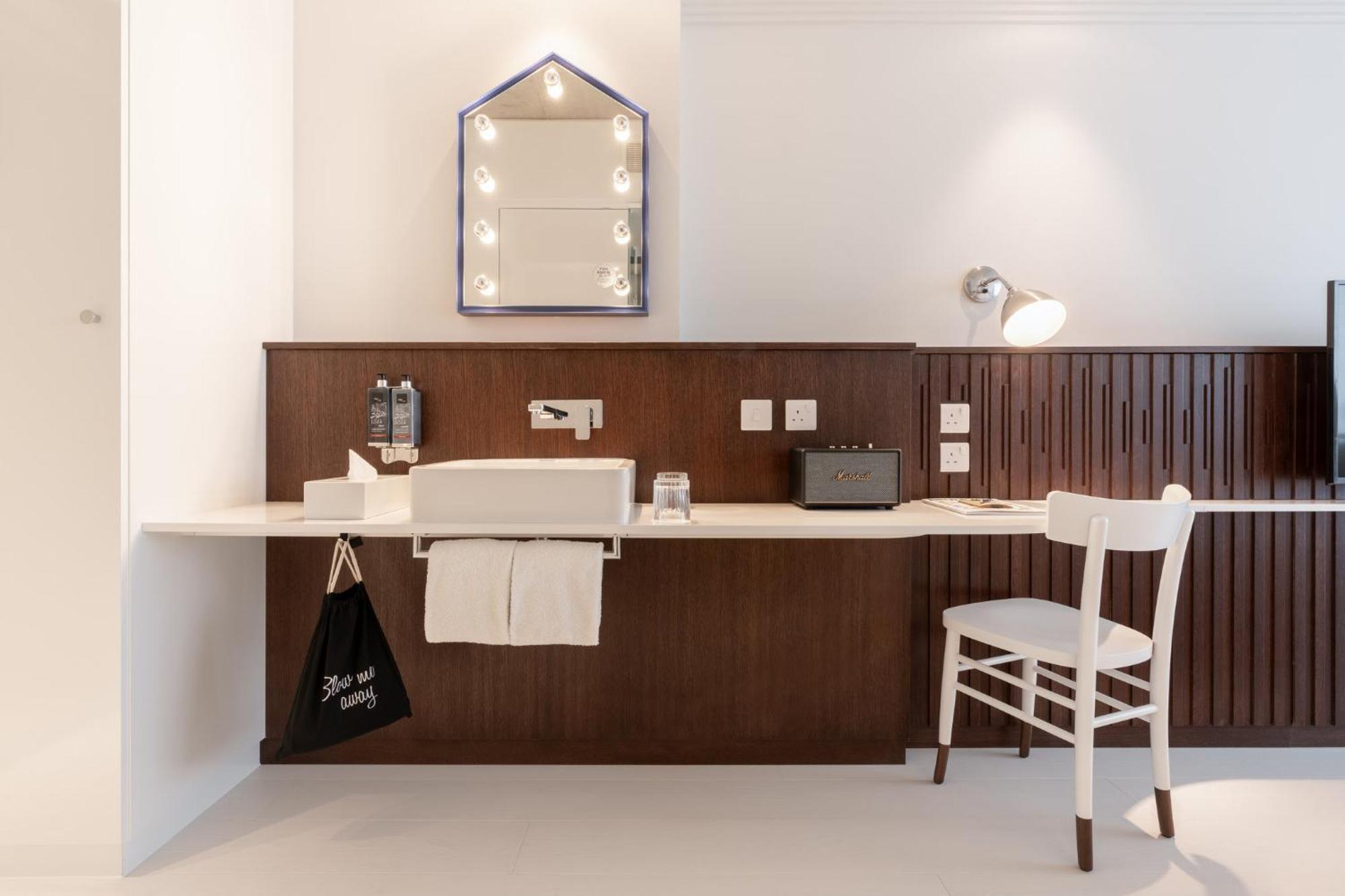 Ruby Zoe Hotel Лондон Екстер'єр фото